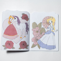 Водна розмальовка "Принцеси" 10171025 8 сторінок 22 наліпки