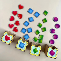 Деревяна настільна гра "Фігури" Ubumblebees (ПСД072) PSD072 сортер-комодик