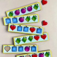 Деревяна настільна гра "Фігури" Ubumblebees (ПСД072) PSD072 сортер-комодик