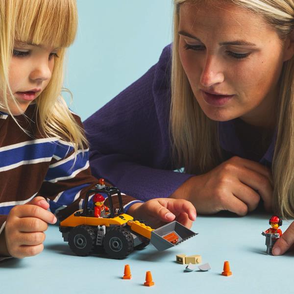 Конструктор LEGO City Жовтий будівельний автонавантажувач 81 деталь (60450) Конструктор LEGO City Жовтий будівельний автонавантажувач 81 деталь (60450)