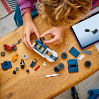 Конструктор LEGO City Поліцейський фургон для перевезення в'язнів 198 Деталей (60479)