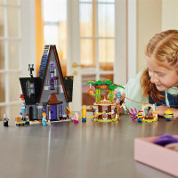 Конструктор LEGO Despicable Me 4 Родинний маєток Ґру й посіпак 868 деталей (75583)