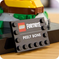 Конструктор LEGO Fortnite Peely Bone Фігурка з відеогри 1414 деталей (77072)
