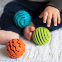 Прорізувач-брязкальце Fat Brain Toys Sensory Rollers Сенсорні кулі 3 шт. (F161ML)