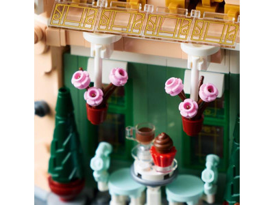 Конструктор LEGO Icons Французька кав'ярня 1101 деталь (10362)