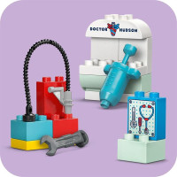 Конструктор LEGO Duplo Disney Візит МакКвіна в гараж Дока (10456)