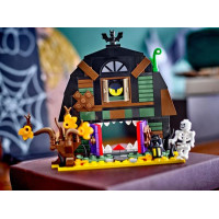 Конструктор LEGO Icons Гелловінська комора 205 деталей (40721)