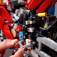 Конструктор LEGO Technic Мотоцикл Ducati Panigale V4 S 1603 деталі (42202)