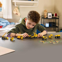 Конструктор LEGO® Technic Потужні машини (42233)