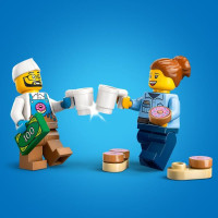 Конструктор LEGO City Вантажівка з пончиками 196 деталей (60452) Конструктор LEGO City Вантажівка з пончиками 196 деталей (60452)