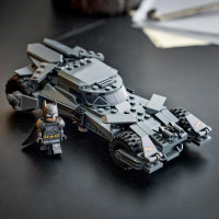 Конструктор LEGO® DC Batman™: Бетмобіль із фільму «Бетмен проти Супермена» 220деталей (76331)