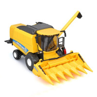 Модель Bburago Зернозбиральний комбайн New Holland TC5.90 з кукурузною жаткою 1:32 (18-31722)
