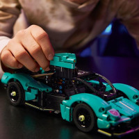 Конструктор LEGO Technic Aston Martin Valkyrie 707 деталей (42208) Конструктор LEGO Technic Aston Martin Valkyrie 707 деталей (42208)