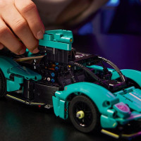 Конструктор LEGO Technic Aston Martin Valkyrie 707 деталей (42208) Конструктор LEGO Technic Aston Martin Valkyrie 707 деталей (42208)