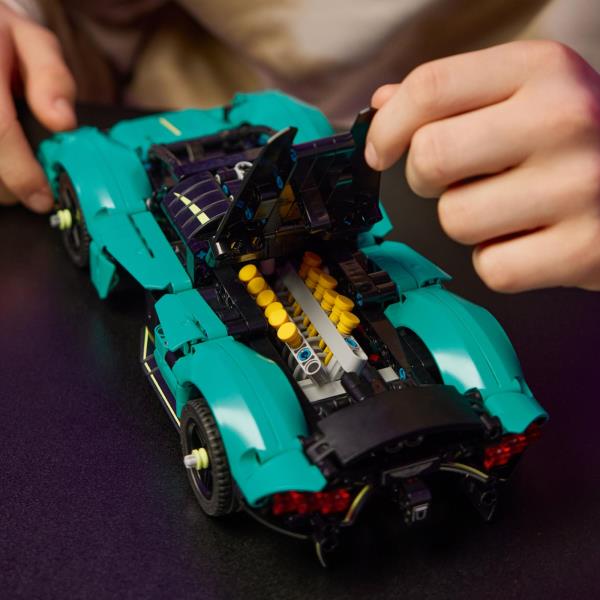 Конструктор LEGO Technic Aston Martin Valkyrie 707 деталей (42208) Конструктор LEGO Technic Aston Martin Valkyrie 707 деталей (42208)