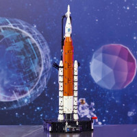 Конструктор LEGO Technic Ракета із системою космічного запуску NASA Artemis 632 Деталі (42221)