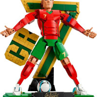 Конструктор LEGO® Editions Кріштіану Роналду — легенда футболу, 854 деталі (43016)