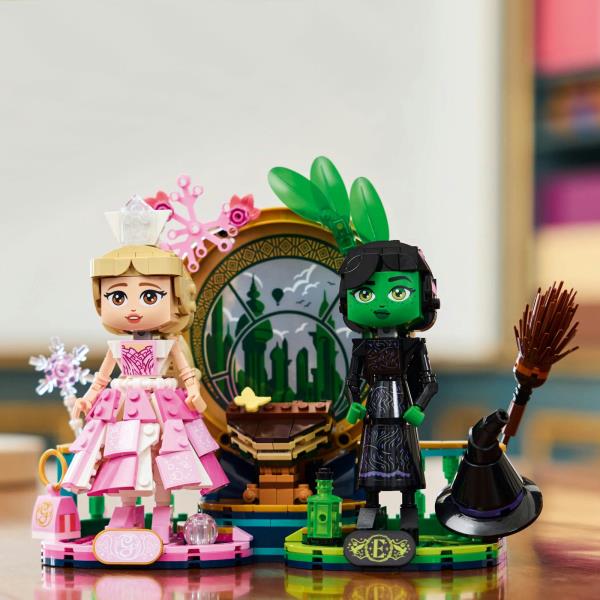 Конструктор LEGO Wicked Фігурки Ельфаби й Ґлінди 558 деталей (75682)
