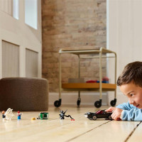 Конструктор LEGO Super Heroes Людина-павук проти маслкара Венома 254 деталі (76309)