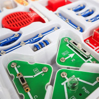 Електронний конструктор Doka Перший транзистор 118 схем (D70701)