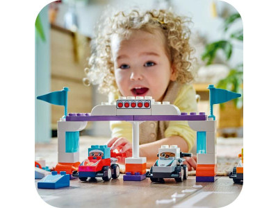 Конструктор LEGO DUPLO Town Автомобілі для перегонів і пілоти команд Формули-1, 70 деталей (10445)
