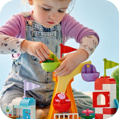 Конструктор LEGO DUPLO Свинка Пеппа Ярмарок розваг 53 деталі (10453)