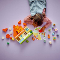 Конструктор LEGO DUPLO Bluey Родинний дім Блуї із грою на запам'ятовування 83 деталі (10459)