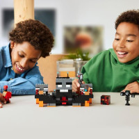 Конструктор LEGO Minecraft Битва за Візер 494 Деталі (21590)