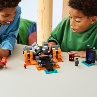 Конструктор LEGO Minecraft Битва за Візер 494 Деталі (21590)