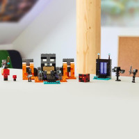 Конструктор LEGO Minecraft Битва за Візер 494 Деталі (21590)