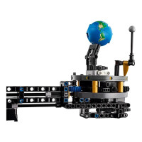 Конструктор LEGO Technic Земля та Місяць на орбіті 526 деталей (42179)Конструктор LEGO Harry Potter Летючий Форд Англія 165 деталей (76424)