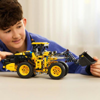 Конструктор LEGO Technic Колісний навантажувач Volvo L120 Electric 973 деталі (42209) Конструктор LEGO Technic Колісний навантажувач Volvo L120 Electric 973 деталі (42209)