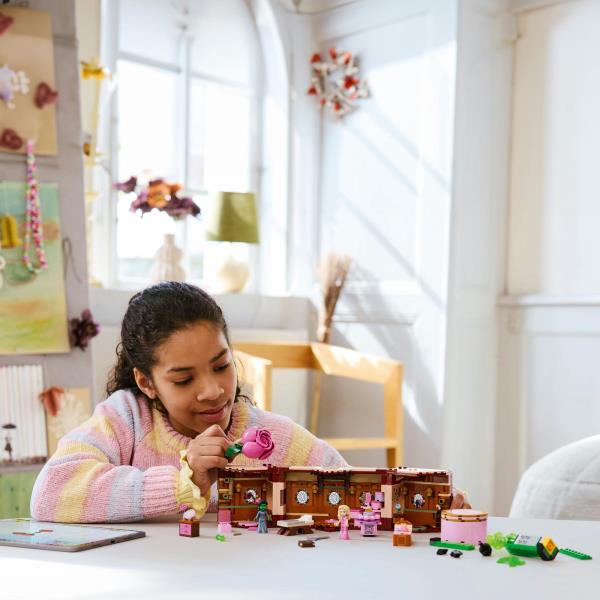 Конструктор LEGO Wicked Кімната Ґлінди й Ельфаби 740 деталей (75683) Конструктор LEGO Wicked Кімната Ґлінди й Ельфаби 740 деталей (75683)