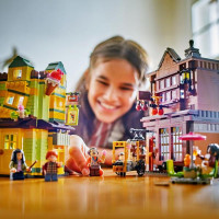 Конструктор LEGO Harry Potter Якісні товари для квідичу і кафе з морозивом 795 деталей (76452)