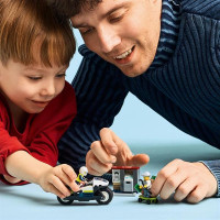 Конструктор LEGO City Переслідування на поліцейському мотоциклі 65 деталей (60455)