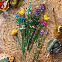 Конструктор LEGO Botanicals Букет польових квітів 939 деталей (10313) Конструктор LEGO Botanicals Букет польових квітів 939 деталей (10313)