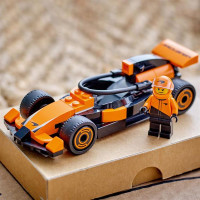 Конструктор LEGO City Пілот F1 з автомобілем для перегонів команди McLaren 86 деталей (60442)