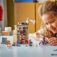 Конструктор LEGO Super Mario Mario Kart Interactive LEGO Mario та Standard Kart 278 деталей (72043)