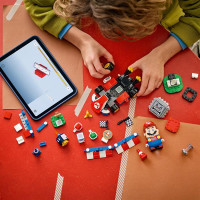 Конструктор LEGO Super Mario Mario Kart Interactive LEGO Mario та Standard Kart 278 деталей (72043)
