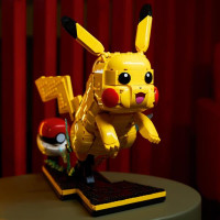 Конструктор LEGO® Pokemon™ Пікачу й покебол, 2050 деталей (72152)