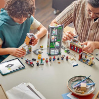 Конструктор LEGO Super Heroes Человек-паук против Оскорпа 808 деталей (76324) Конструктор LEGO Super Heroes Человек-паук против Оскорпа 808 деталей (76324)