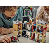 Конструктор LEGO Super Heroes Человек-паук против Оскорпа 808 деталей (76324) Конструктор LEGO Super Heroes Человек-паук против Оскорпа 808 деталей (76324)