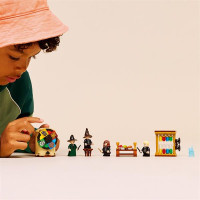 Конструктор LEGO Harry Potter TM Замок Гоґвортс: Церемонія розподілу по факультетах 124 Деталі (76460)