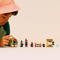 Конструктор LEGO Harry Potter TM Замок Гоґвортс: Церемонія розподілу по факультетах 124 Деталі (76460)