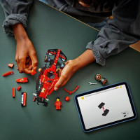 Конструктор LEGO Speed Champions Автомобіль для перегонів F1 Ferrari SF-24, 275 деталей (77242)