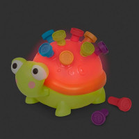 Розвиваюча іграшка Battat Черепашка-розумниця зі світлом і звуком (BX1998Z) Розвиваюча іграшка Battat Черепашка-розумниця зі світлом і звуком (BX1998Z)