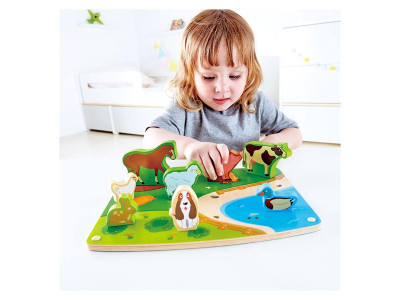 Дерев'яна рамка-вкладиш Hape Звірята на фермі з фігурками (E1454)