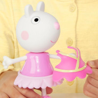 Фігурка Peppa Pig Модна пригода Одягни Сюзі з аксесуарами (G0330) Фігурка Peppa Pig Модна пригода Одягни Сюзі з аксесуарами (G0330)