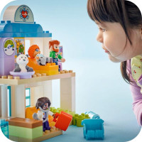 Конструктор LEGO DUPLO Town Уперше: візит до лікаря 65 деталей (10449)