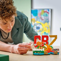 Конструктор LEGO® Editions Кріштіану Роналду — найкращі моменти футбольних матчів, 490 деталей (43012)